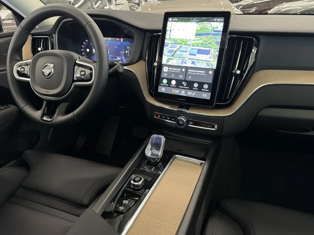 2.0 T8 Plug-in hybrid AWD Ultra Dark | Facelift | Pano | 360 Camera | Leer | Winterpakket | Harman Kardon ( Vestiging - Vianen )