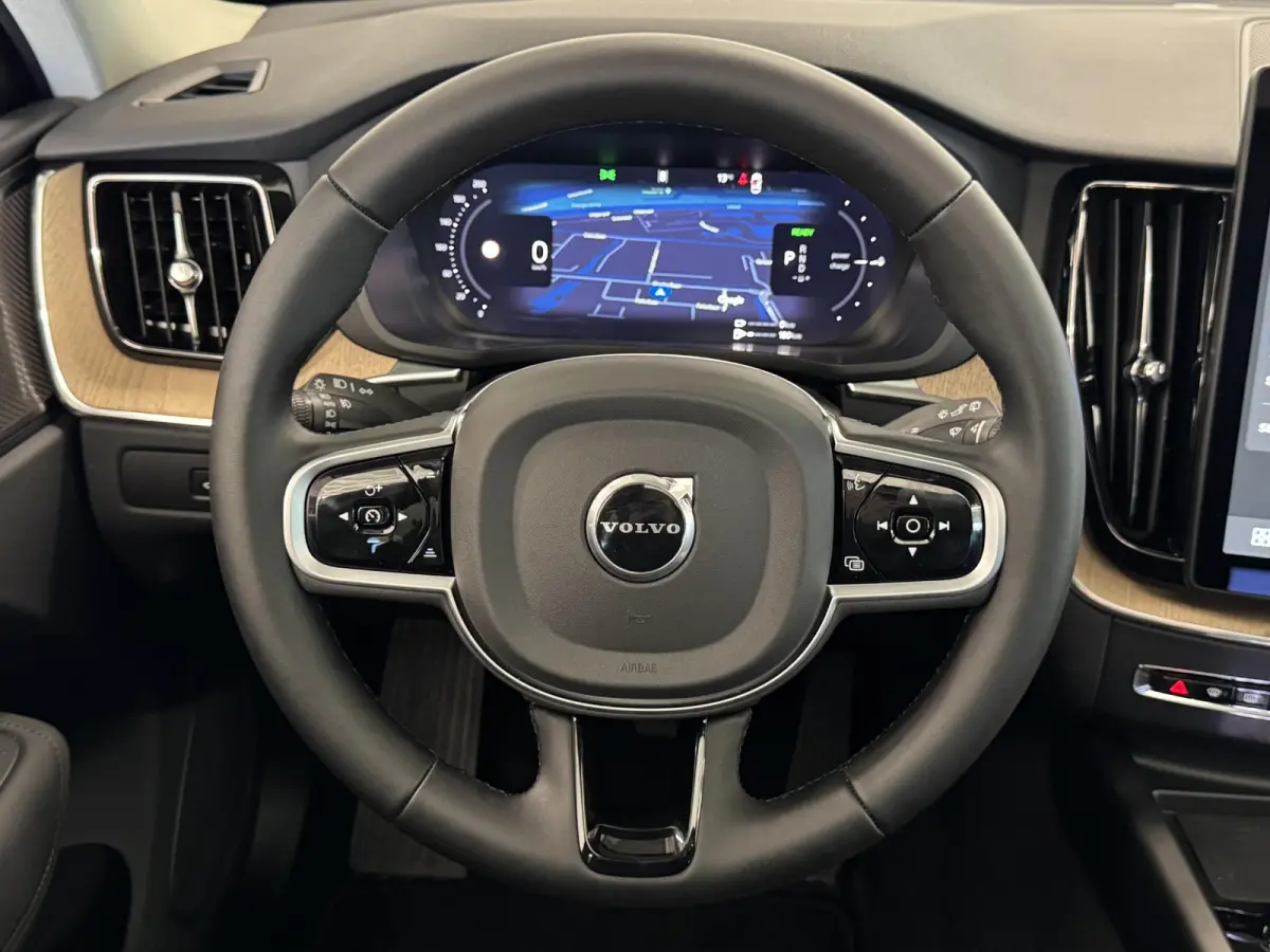 2.0 T8 Plug-in hybrid AWD Ultra Dark | Facelift | Pano | 360 Camera | Leer | Winterpakket | Harman Kardon ( Vestiging - Vianen )