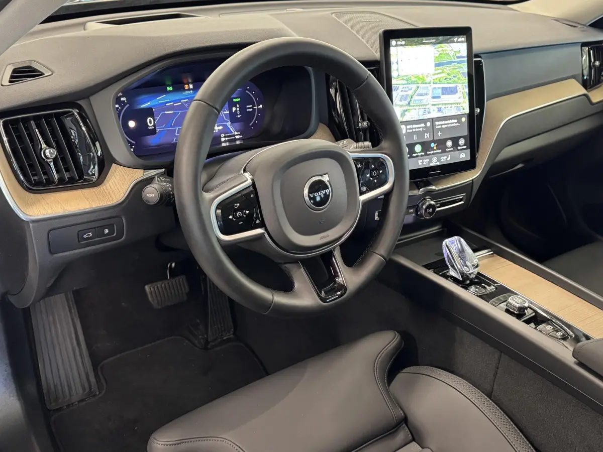 2.0 T8 Plug-in hybrid AWD Ultra Dark | Facelift | Pano | 360 Camera | Leer | Winterpakket | Harman Kardon ( Vestiging - Vianen )