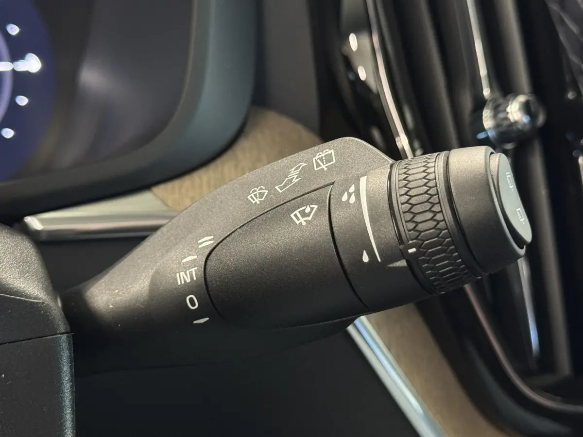 2.0 T8 Plug-in hybrid AWD Ultra Dark | Facelift | Pano | 360 Camera | Leer | Winterpakket | Harman Kardon ( Vestiging - Vianen )