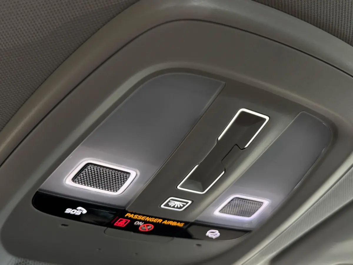 2.0 T8 Plug-in hybrid AWD Ultra Dark | Facelift | Pano | 360 Camera | Leer | Winterpakket | Harman Kardon ( Vestiging - Vianen )