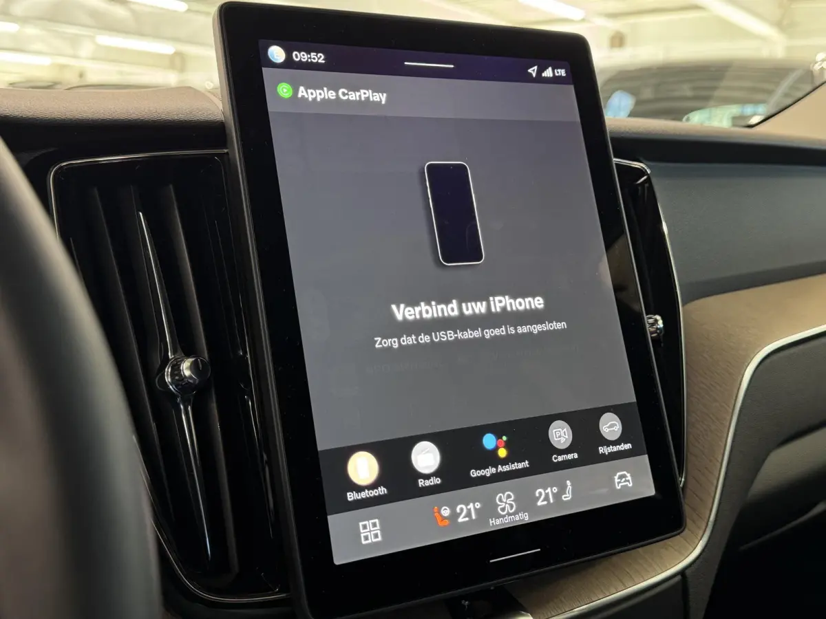 2.0 T8 Plug-in hybrid AWD Ultra Dark | Facelift | Pano | 360 Camera | Leer | Winterpakket | Harman Kardon ( Vestiging - Vianen )