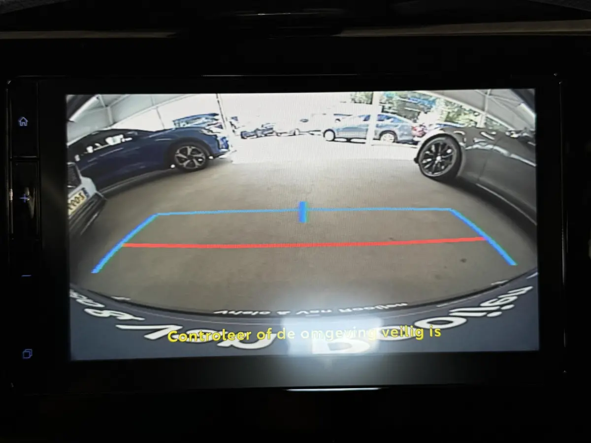 1.0 VVT-i MT Play | NIEUW! | Airco | ACC | Camera | Stoelverwarming | DAB | ( Vestiging - Nieuwegein )