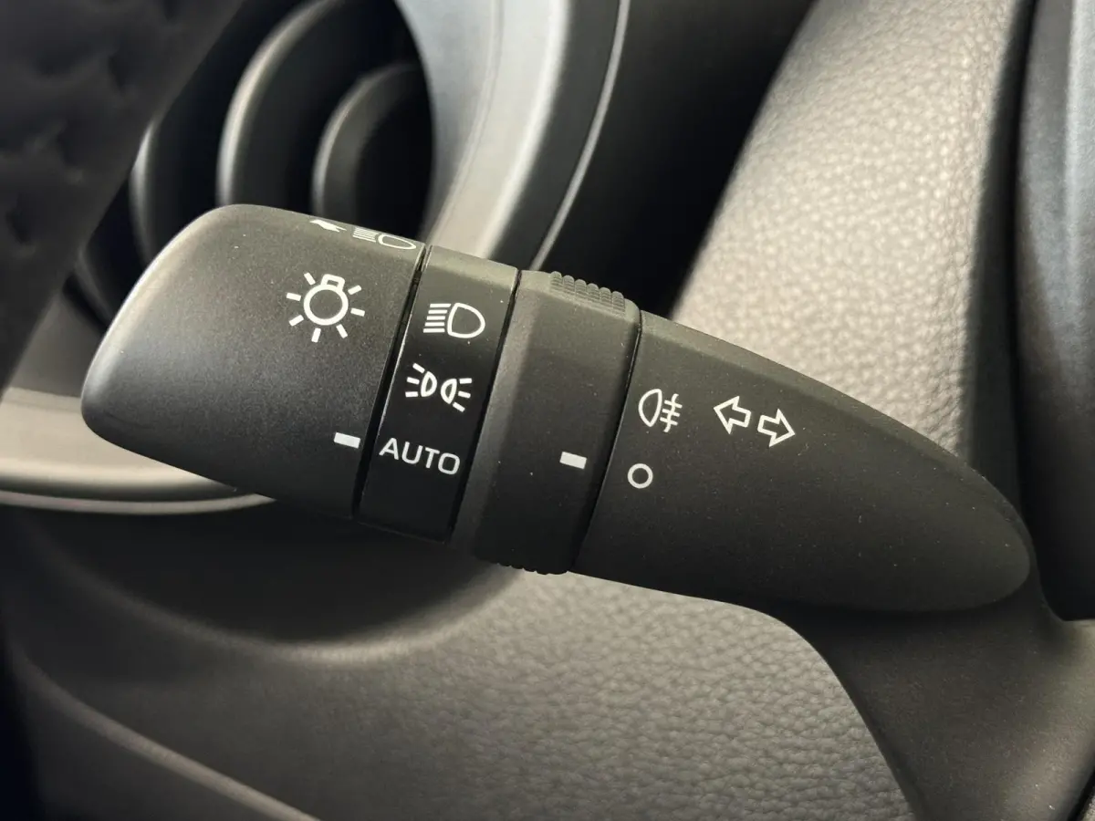 1.0 VVT-i MT Play | NIEUW! | Airco | ACC | Camera | Stoelverwarming | DAB | ( Vestiging - Nieuwegein )