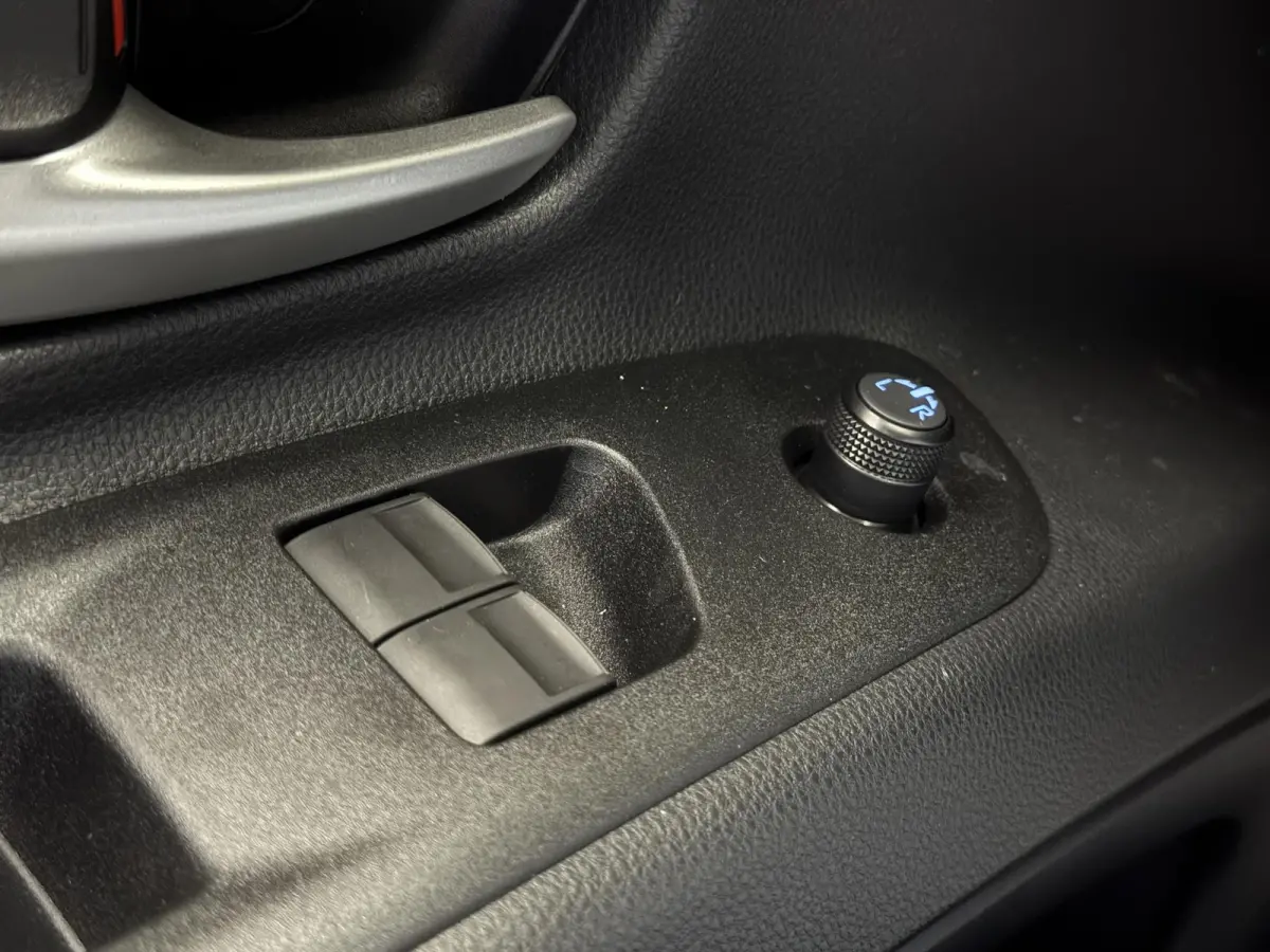 1.0 VVT-i MT Play | NIEUW! | Airco | ACC | Camera | Stoelverwarming | DAB | ( Vestiging - Nieuwegein )