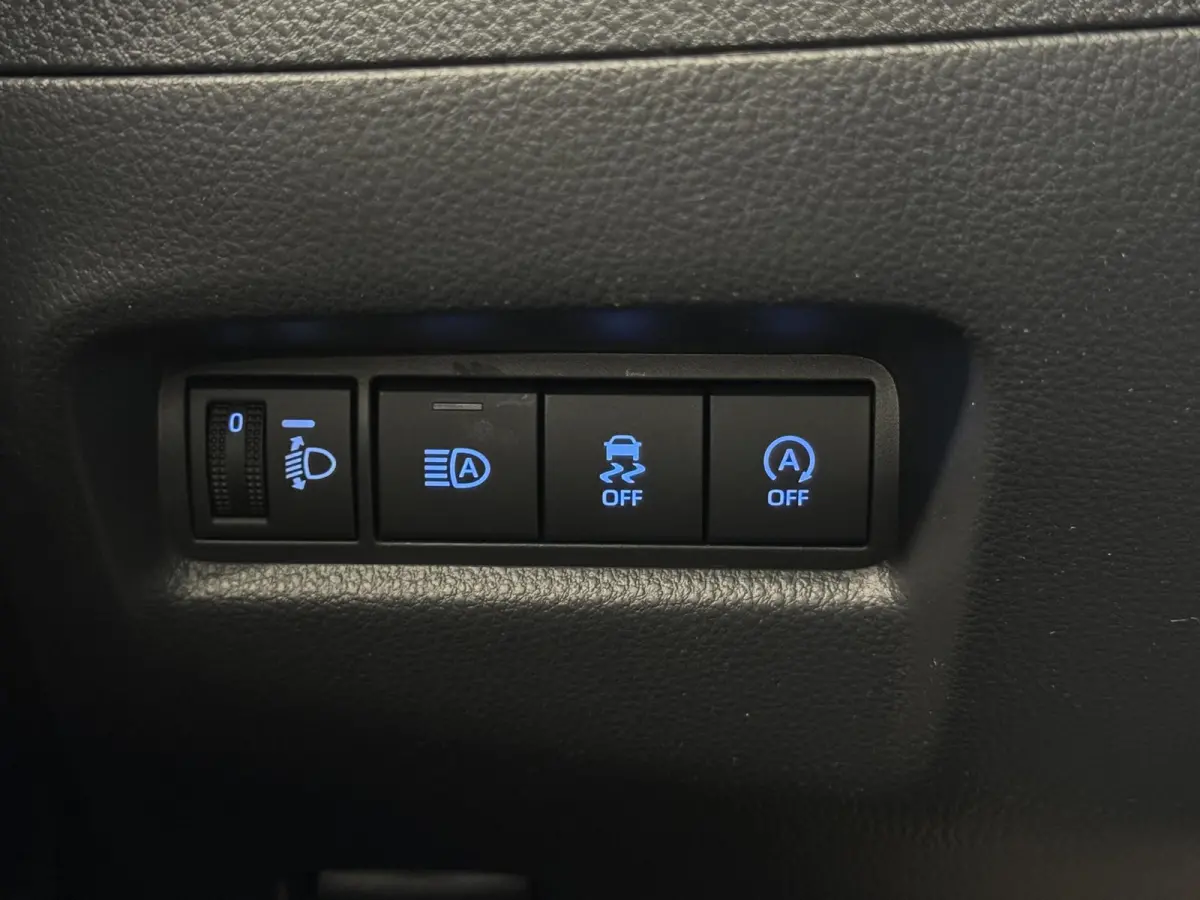 1.0 VVT-i MT Play | NIEUW! | Airco | ACC | Camera | Stoelverwarming | DAB | ( Vestiging - Nieuwegein )