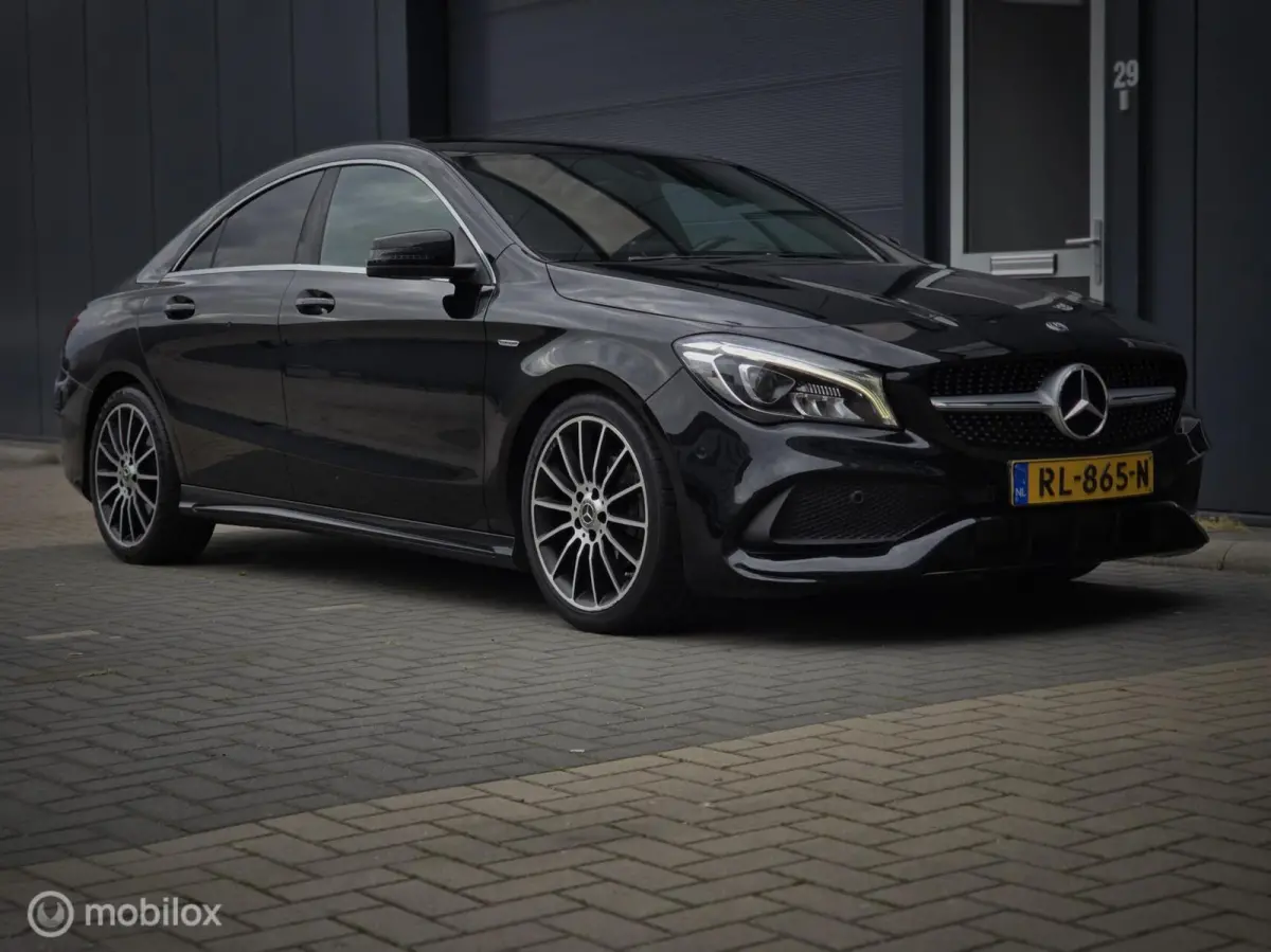 180 AMG Pack Automaat Facelift Alcantara