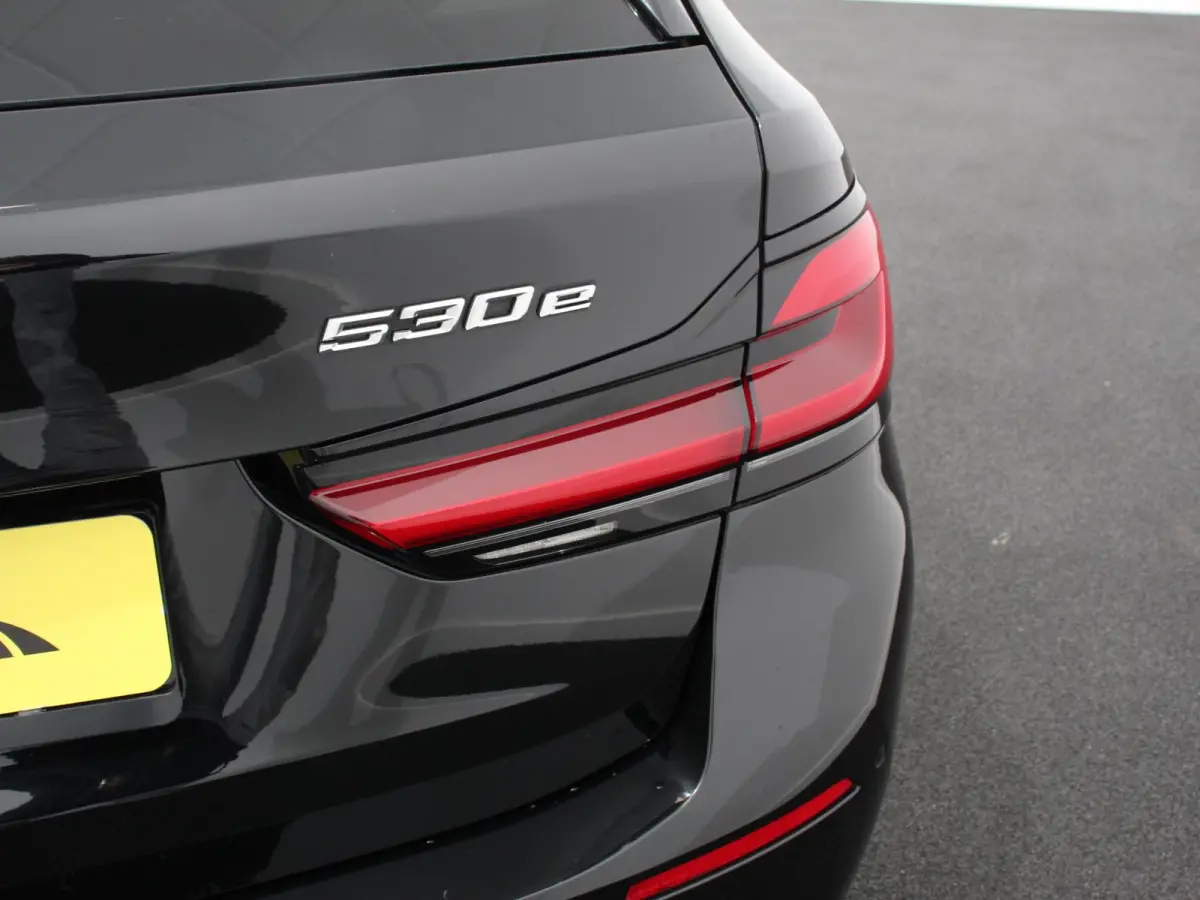 530e Business PHEV AUTOMAAT Adaptieve cruise control LED Leder Navigatie Stoelverwarming Achteruitrijcamera Sfeerverlichting Lane assist Climate control Apple Carplay/ Android Auto
