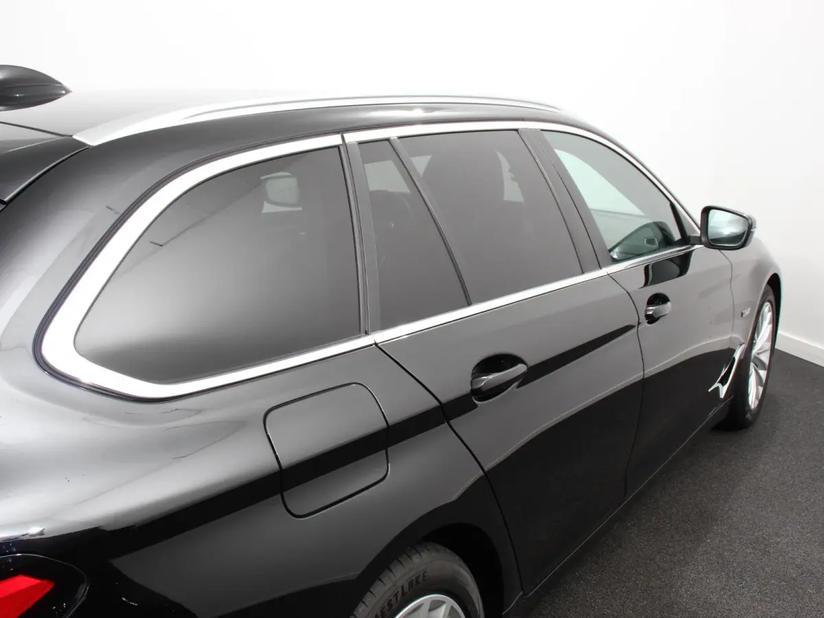 530e Business PHEV AUTOMAAT Adaptieve cruise control LED Leder Navigatie Stoelverwarming Achteruitrijcamera Sfeerverlichting Lane assist Climate control Apple Carplay/ Android Auto