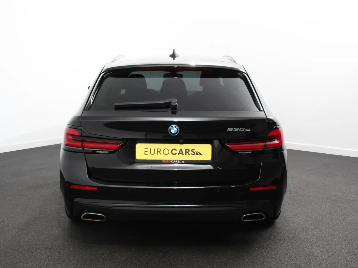 530e Business PHEV AUTOMAAT Adaptieve cruise control LED Leder Navigatie Stoelverwarming Achteruitrijcamera Sfeerverlichting Lane assist Climate control Apple Carplay/ Android Auto