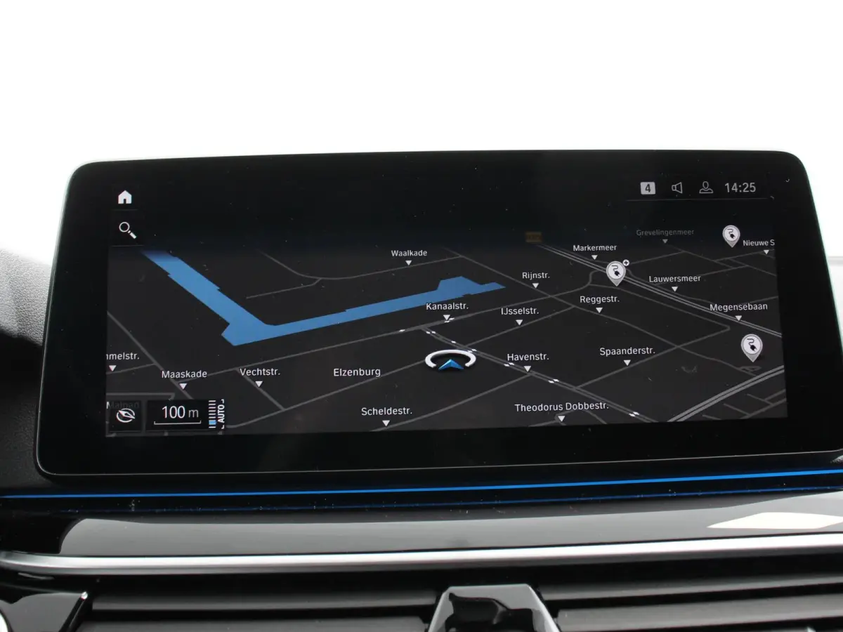 530e Business PHEV AUTOMAAT Adaptieve cruise control LED Leder Navigatie Stoelverwarming Achteruitrijcamera Sfeerverlichting Lane assist Climate control Apple Carplay/ Android Auto
