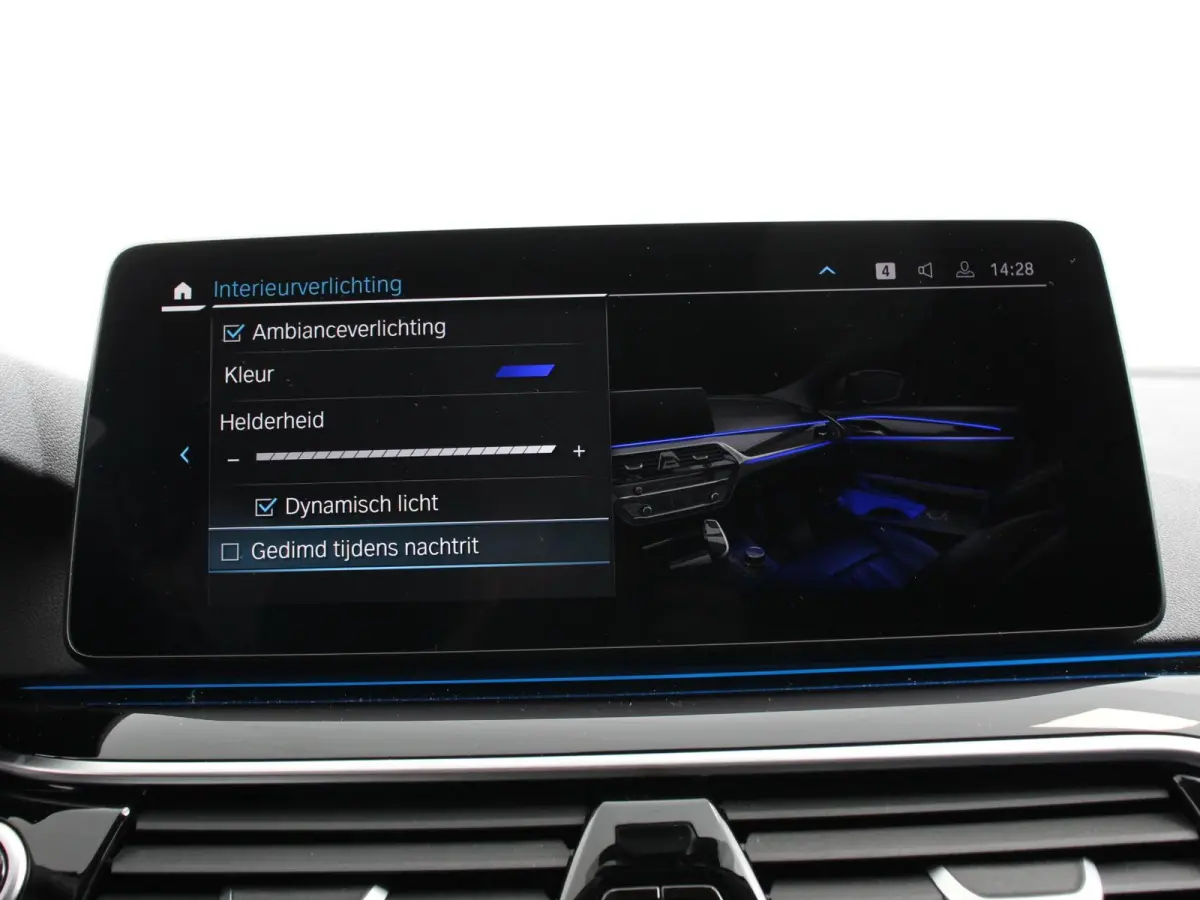 530e Business PHEV AUTOMAAT Adaptieve cruise control LED Leder Navigatie Stoelverwarming Achteruitrijcamera Sfeerverlichting Lane assist Climate control Apple Carplay/ Android Auto