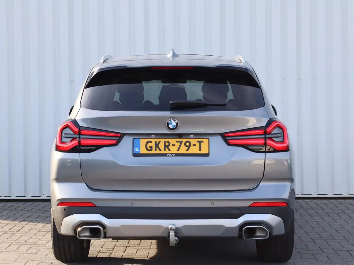 xDrive20i 184pk AUT High Executive | Panoramadak | Trekhaak | Memory | Camera | Apple Carplay/Android Auto | Stoelverwarming |