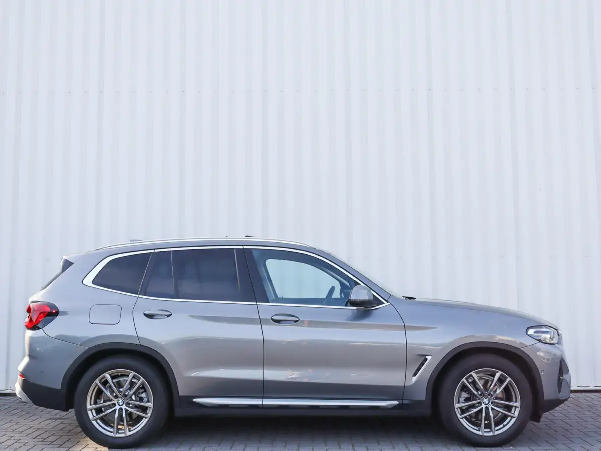 xDrive20i 184pk AUT High Executive | Panoramadak | Trekhaak | Memory | Camera | Apple Carplay/Android Auto | Stoelverwarming |