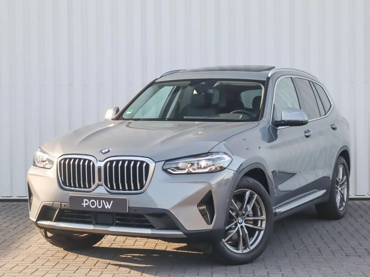 xDrive20i 184pk AUT High Executive | Panoramadak | Trekhaak | Memory | Camera | Apple Carplay/Android Auto | Stoelverwarming |