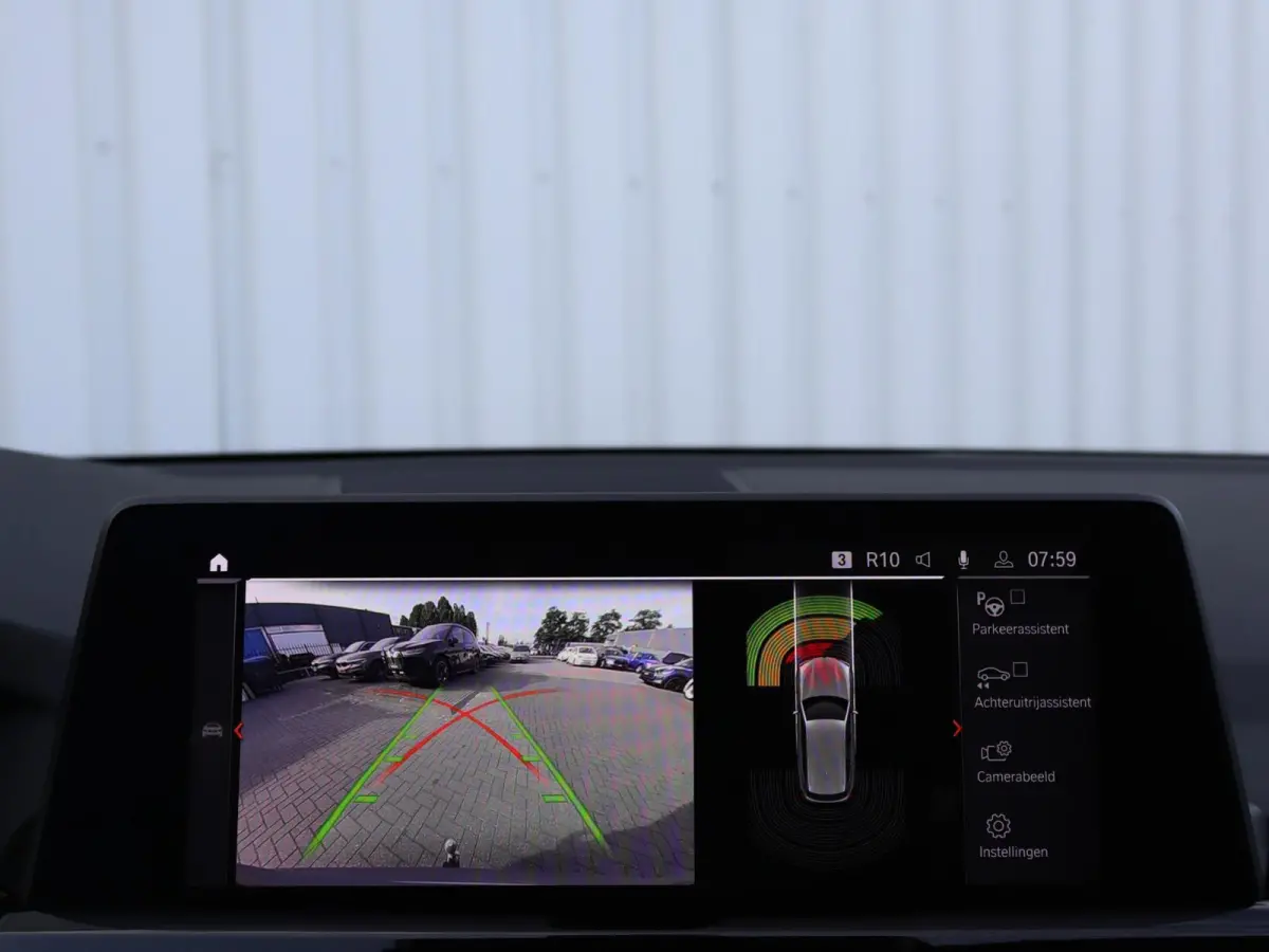 xDrive20i 184pk AUT High Executive | Panoramadak | Trekhaak | Memory | Camera | Apple Carplay/Android Auto | Stoelverwarming |