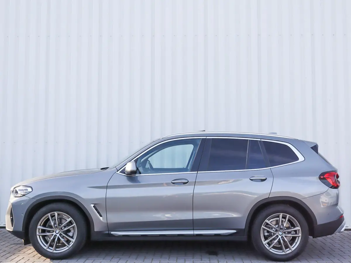 xDrive20i 184pk AUT High Executive | Panoramadak | Trekhaak | Memory | Camera | Apple Carplay/Android Auto | Stoelverwarming |