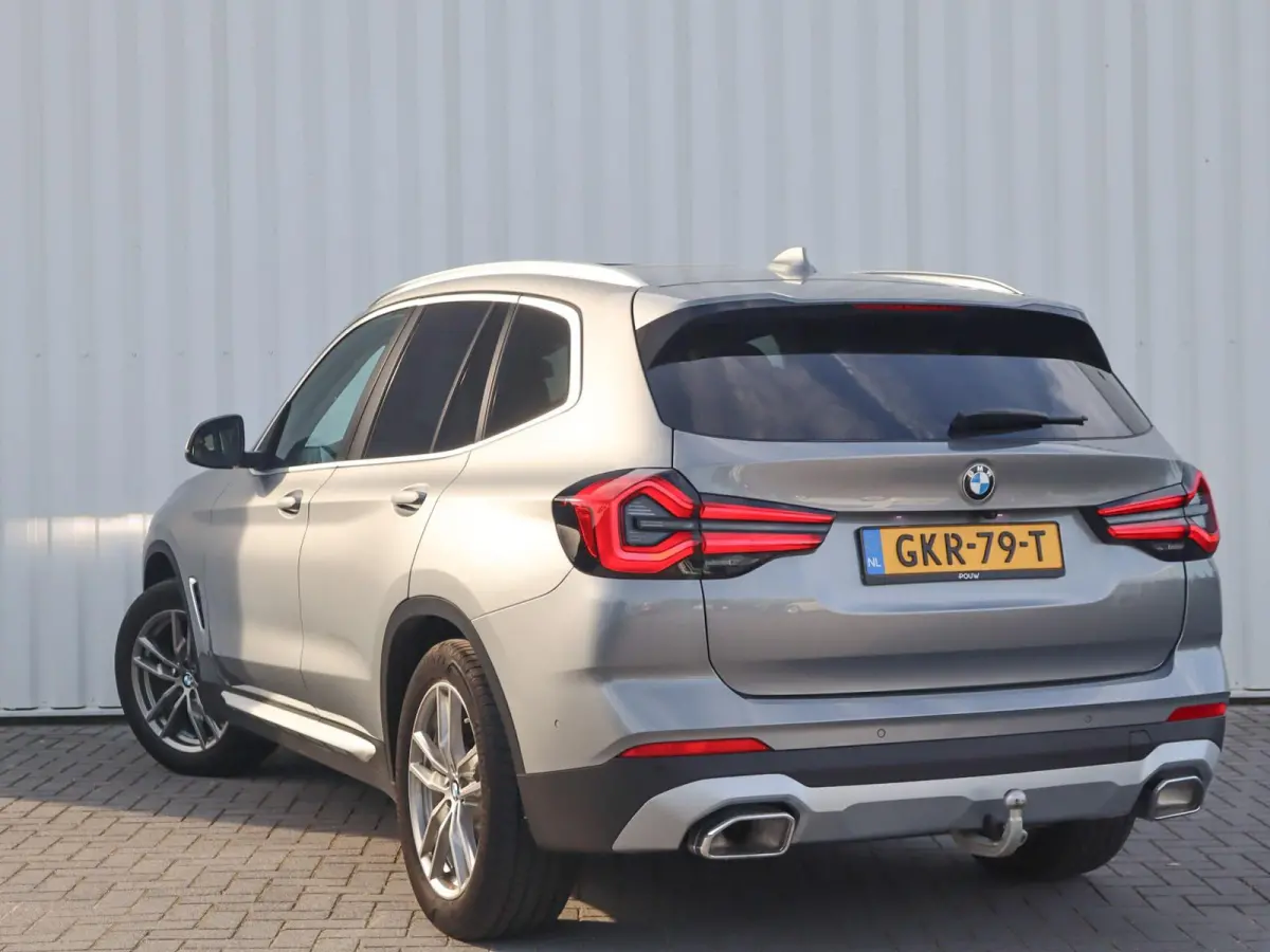 xDrive20i 184pk AUT High Executive | Panoramadak | Trekhaak | Memory | Camera | Apple Carplay/Android Auto | Stoelverwarming |