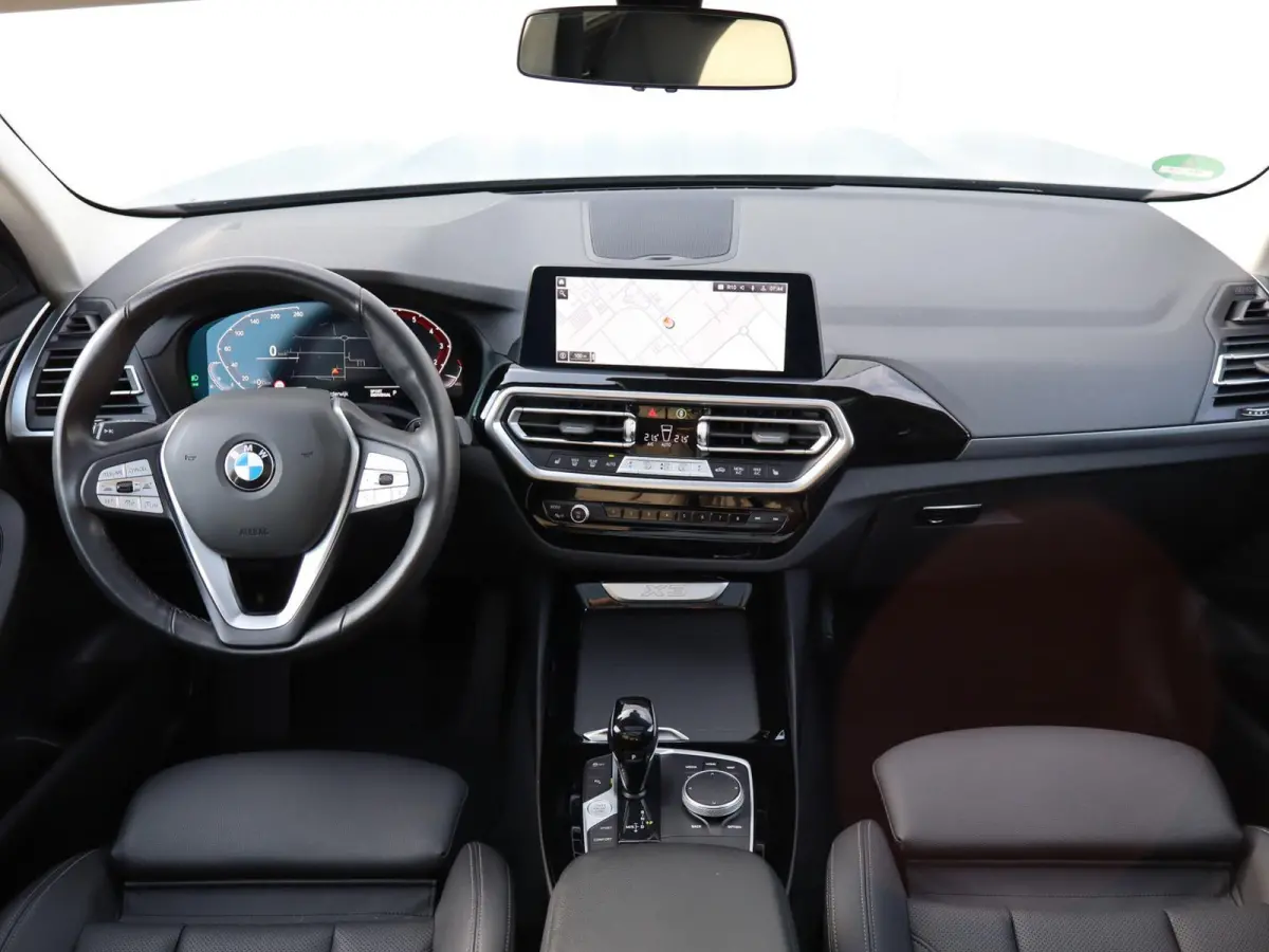 xDrive20i 184pk AUT High Executive | Panoramadak | Trekhaak | Memory | Camera | Apple Carplay/Android Auto | Stoelverwarming |
