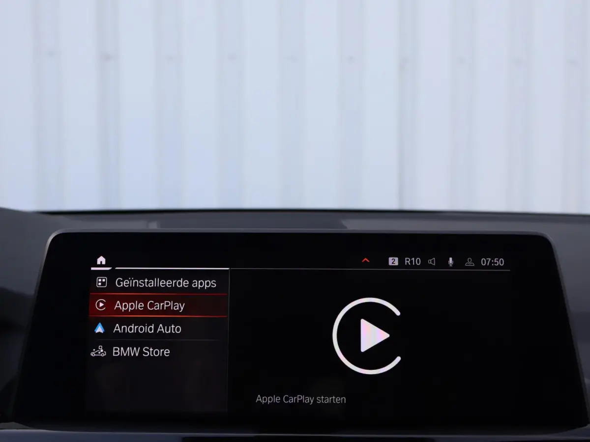 xDrive20i 184pk AUT High Executive | Panoramadak | Trekhaak | Memory | Camera | Apple Carplay/Android Auto | Stoelverwarming |