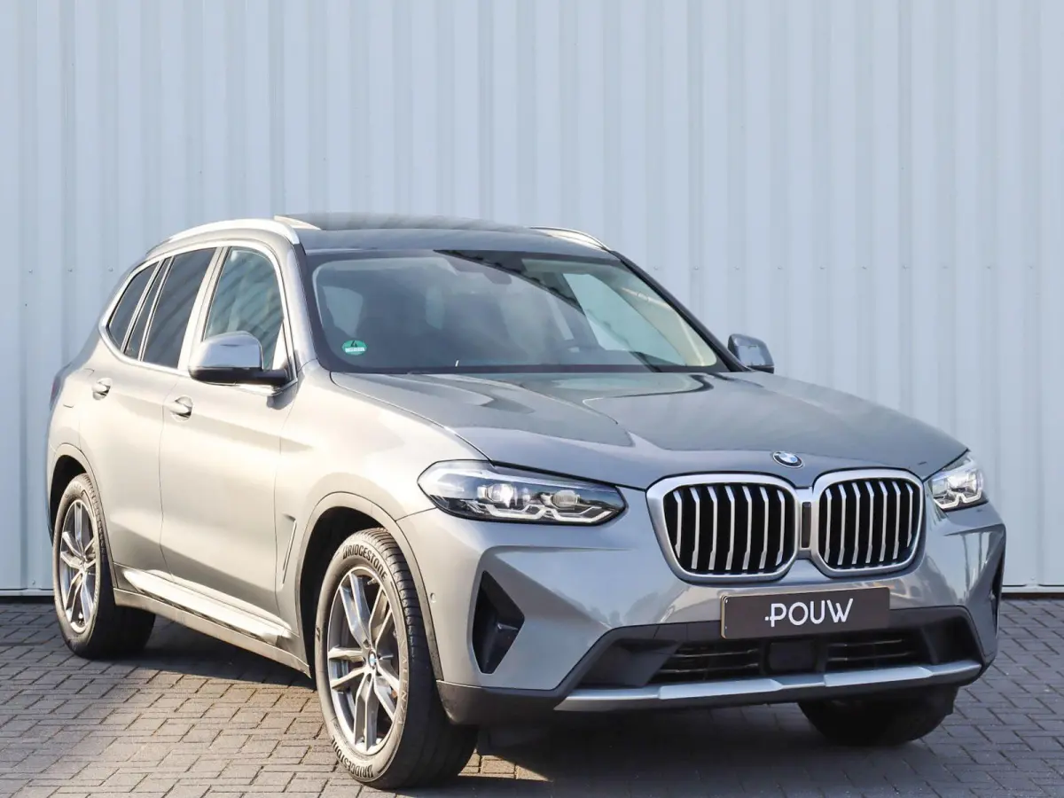 xDrive20i 184pk AUT High Executive | Panoramadak | Trekhaak | Memory | Camera | Apple Carplay/Android Auto | Stoelverwarming |