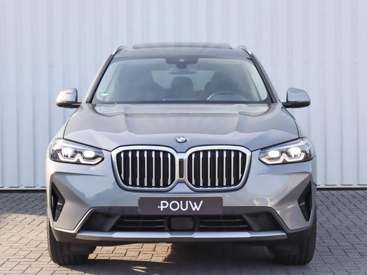 xDrive20i 184pk AUT High Executive | Panoramadak | Trekhaak | Memory | Camera | Apple Carplay/Android Auto | Stoelverwarming |