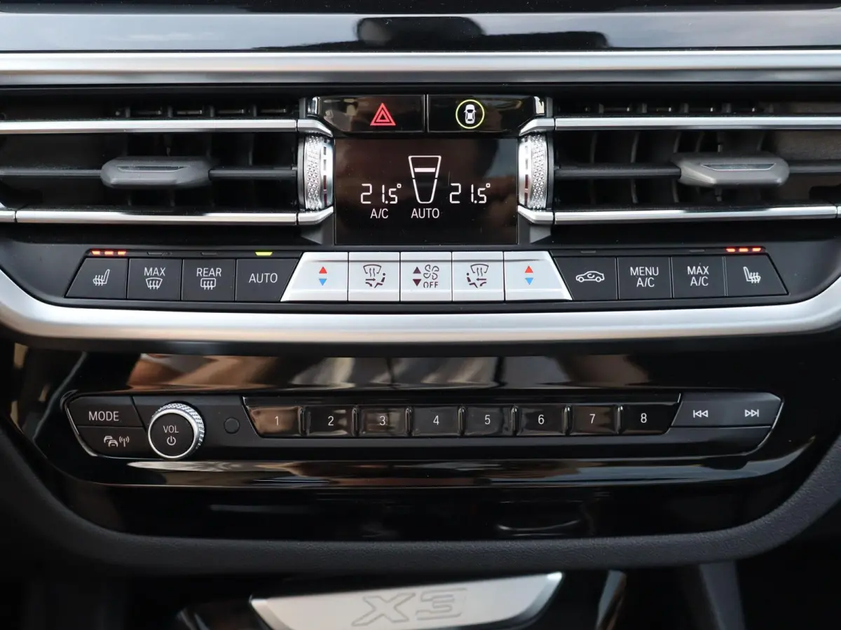 xDrive20i 184pk AUT High Executive | Panoramadak | Trekhaak | Memory | Camera | Apple Carplay/Android Auto | Stoelverwarming |