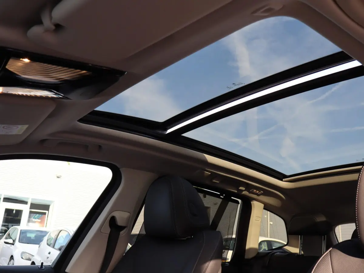 xDrive20i 184pk AUT High Executive | Panoramadak | Trekhaak | Memory | Camera | Apple Carplay/Android Auto | Stoelverwarming |