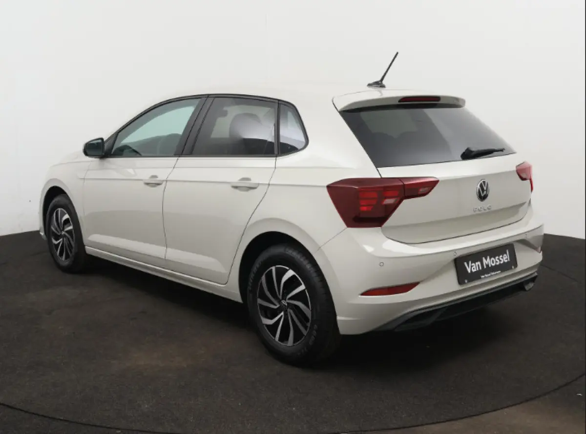 1.0 TSI Life Edition | Navigatie | Apple Carplay | Adaptieve cruise control | Climate control | Parkeersensoren achter | Achteruitrijcamera | LMV 15" inch | LED Verlichtingen |