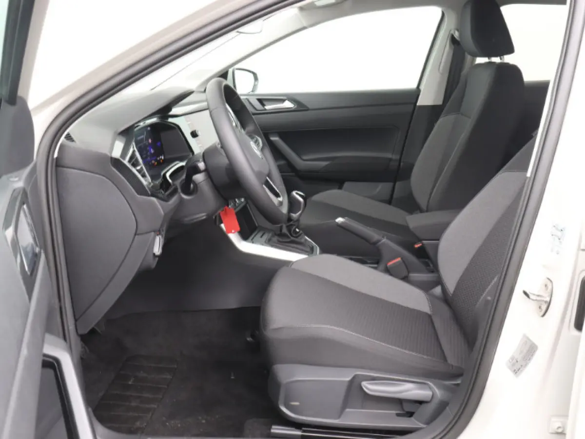 1.0 TSI Life Edition | Navigatie | Apple Carplay | Adaptieve cruise control | Climate control | Parkeersensoren achter | Achteruitrijcamera | LMV 15" inch | LED Verlichtingen |