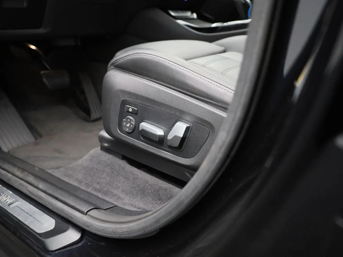 Executive 80 kWh | PANO-SCHUIFDAK | LEER | CAMERA | SPORTSTOELEN | STOELVERWARMING