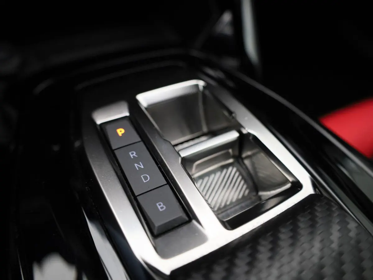 e-2008 Active | CAMERA | NAVIGATIE | KLIMAATREGELING | CRUISE CONTROL