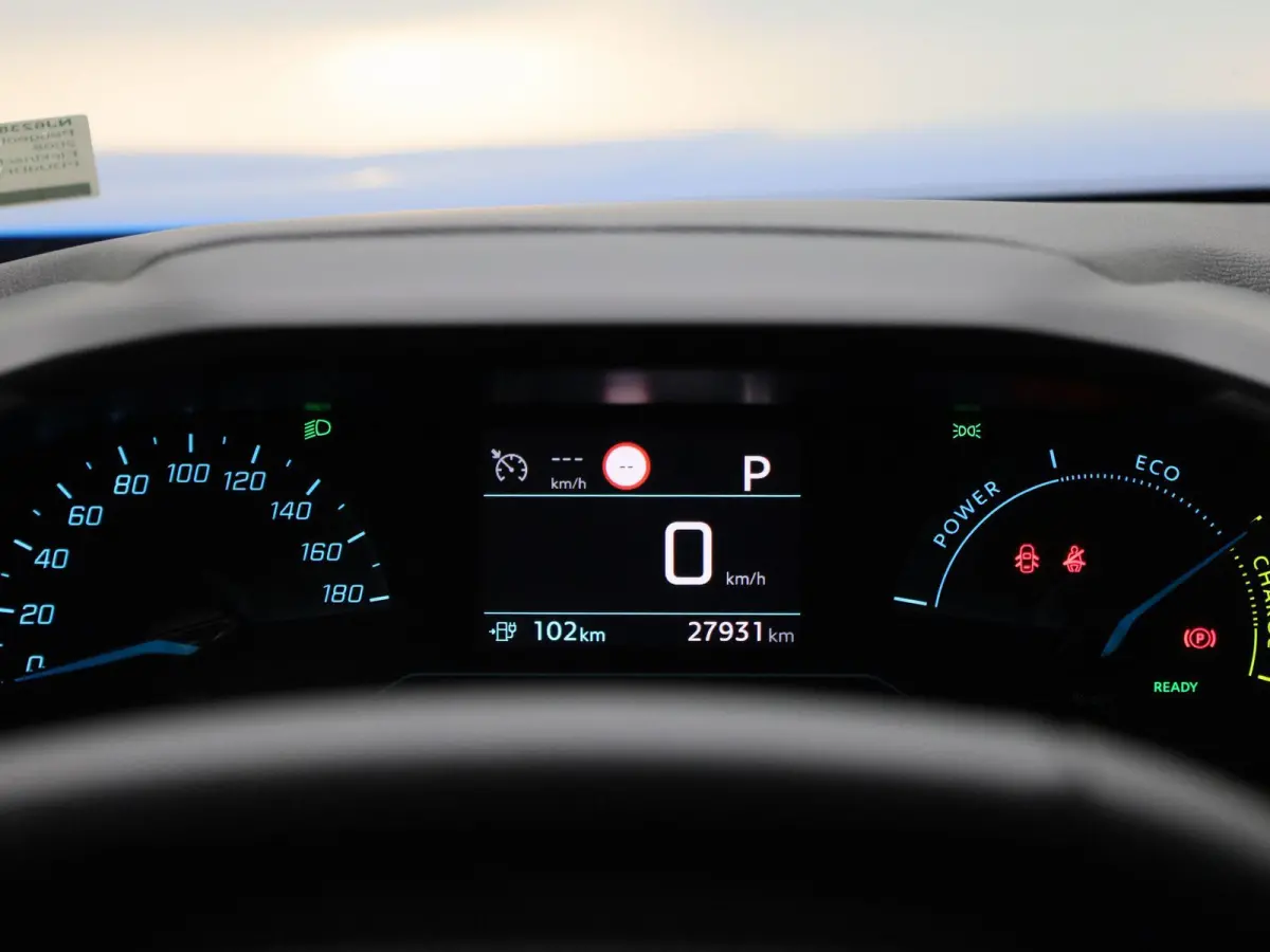 e-2008 Active | CAMERA | NAVIGATIE | KLIMAATREGELING | CRUISE CONTROL