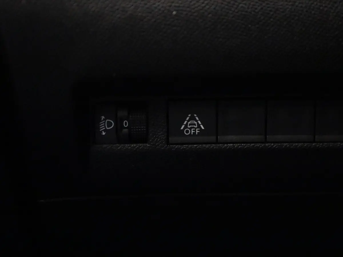 e-2008 Active | CAMERA | NAVIGATIE | KLIMAATREGELING | CRUISE CONTROL