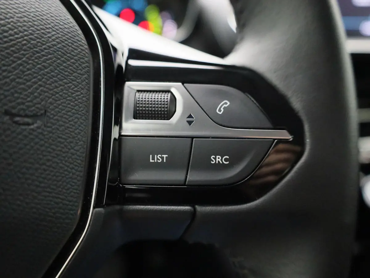 e-2008 Active | CAMERA | NAVIGATIE | KLIMAATREGELING | CRUISE CONTROL