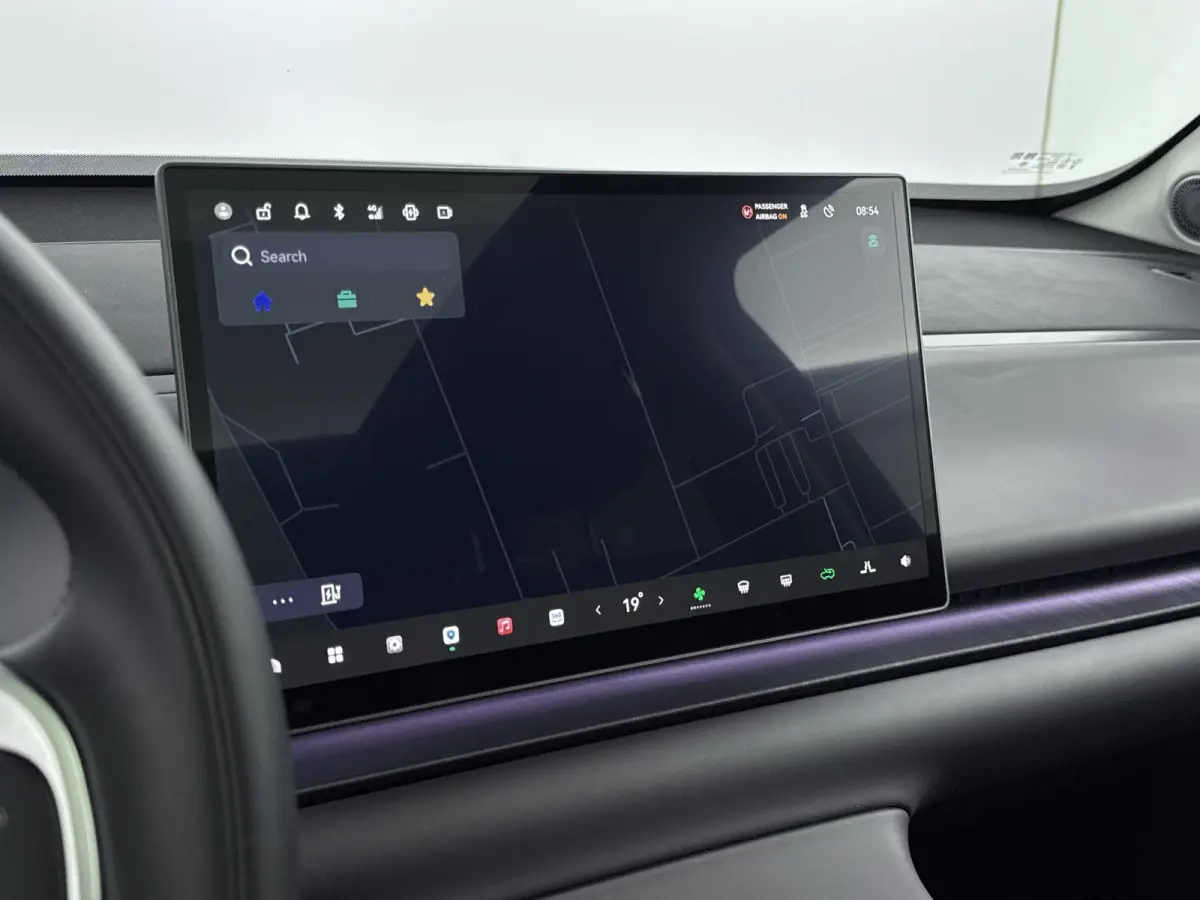 Design 69.9 kWh | All Season Banden | Stoel/Stuur Verwarming | Panoramadak | Navigatie|  Elektrische Achterklep