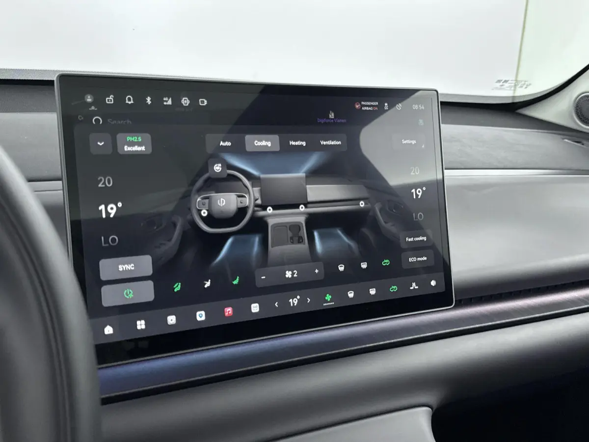 Design 69.9 kWh | All Season Banden | Stoel/Stuur Verwarming | Panoramadak | Navigatie|  Elektrische Achterklep