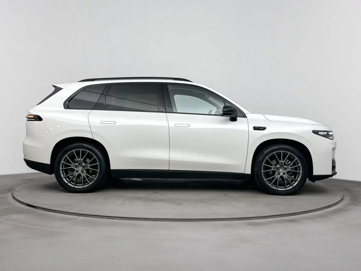 Design 69.9 kWh | All Season Banden | Stoel/Stuur Verwarming | Panoramadak | Navigatie|  Elektrische Achterklep