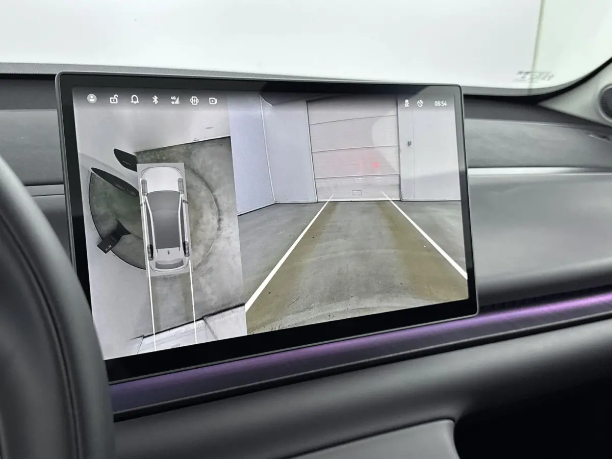 Design 69.9 kWh | All Season Banden | Stoel/Stuur Verwarming | Panoramadak | Navigatie|  Elektrische Achterklep
