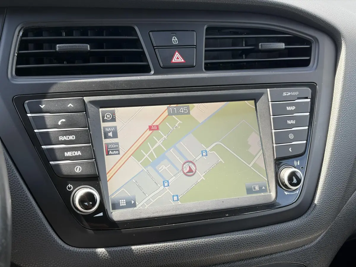 1.0 T-GDI Comfort Navi,Camera,Trekhaak,Clima,Cruise,Pdc,Lm velgen,Rijstrooksensor,N.A.P,102pk,Apk tot 07-2027