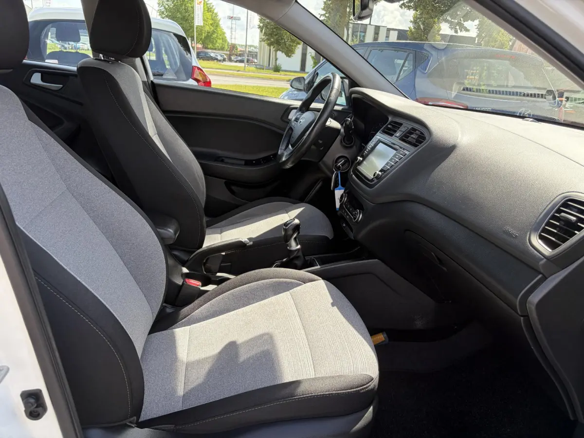 1.0 T-GDI Comfort Navi,Camera,Trekhaak,Clima,Cruise,Pdc,Lm velgen,Rijstrooksensor,N.A.P,102pk,Apk tot 07-2027