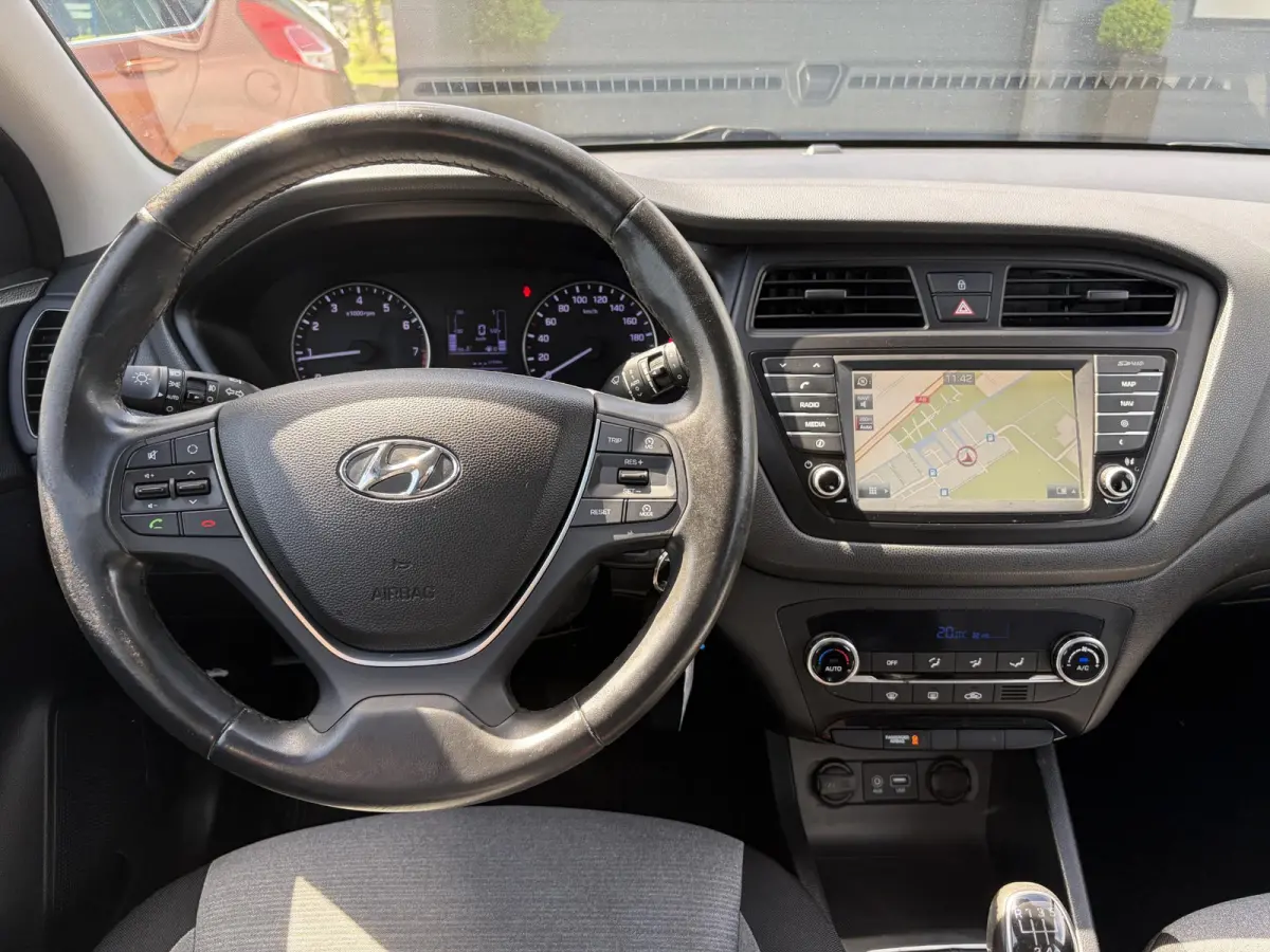 1.0 T-GDI Comfort Navi,Camera,Trekhaak,Clima,Cruise,Pdc,Lm velgen,Rijstrooksensor,N.A.P,102pk,Apk tot 07-2027
