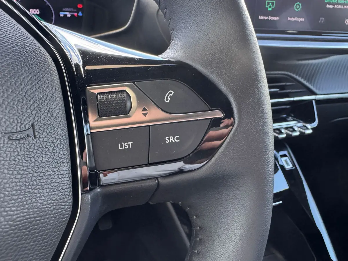 Allure 100PK | Camera | Navigatie | Keyless Entery / Start | Cruise Control | DAB | Apple Carplay / Android Auto | | Bluetooth telefoonvoorbereiding | Bots waarschuwing systeem | Hemelbekled