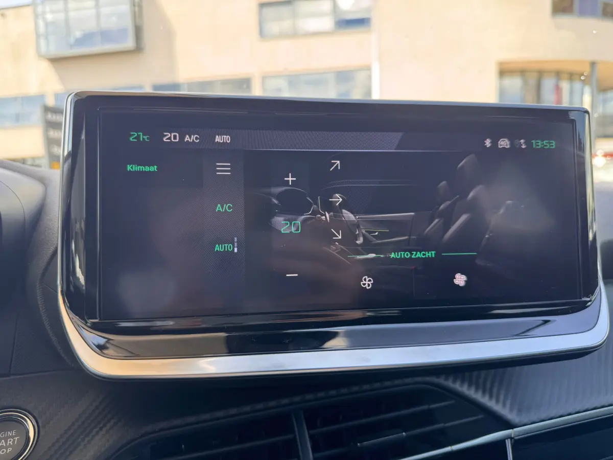 Allure 100PK | Camera | Navigatie | Keyless Entery / Start | Cruise Control | DAB | Apple Carplay / Android Auto | | Bluetooth telefoonvoorbereiding | Bots waarschuwing systeem | Hemelbekled