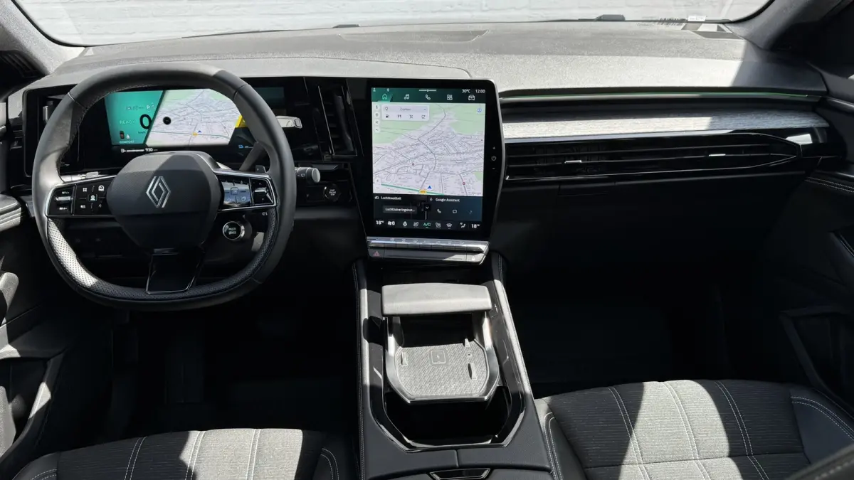 1.2 E-Tech full hybrid 200 Techno Digital Dash Camera+Pdc Stoel/stuur/voorruitverwarming Carplay Cllima