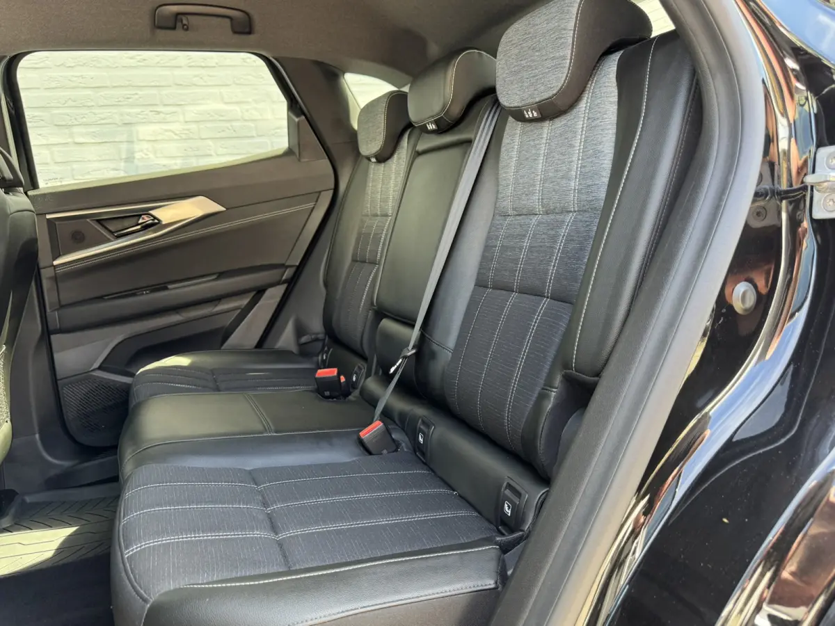 1.2 E-Tech full hybrid 200 Techno Digital Dash Camera+Pdc Stoel/stuur/voorruitverwarming Carplay Cllima