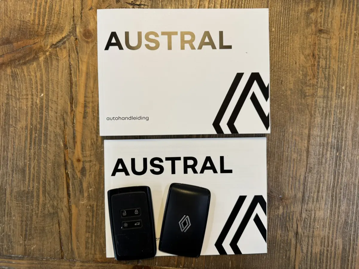 1.2 E-Tech full hybrid 200 Techno Digital Dash Camera+Pdc Stoel/stuur/voorruitverwarming Carplay Cllima