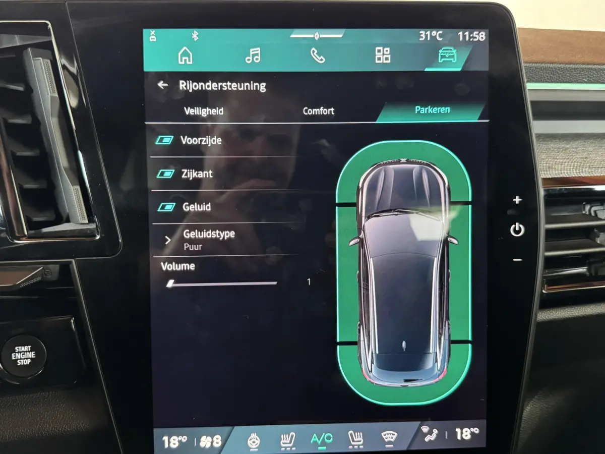 1.2 E-Tech full hybrid 200 Techno Digital Dash Camera+Pdc Stoel/stuur/voorruitverwarming Carplay Cllima
