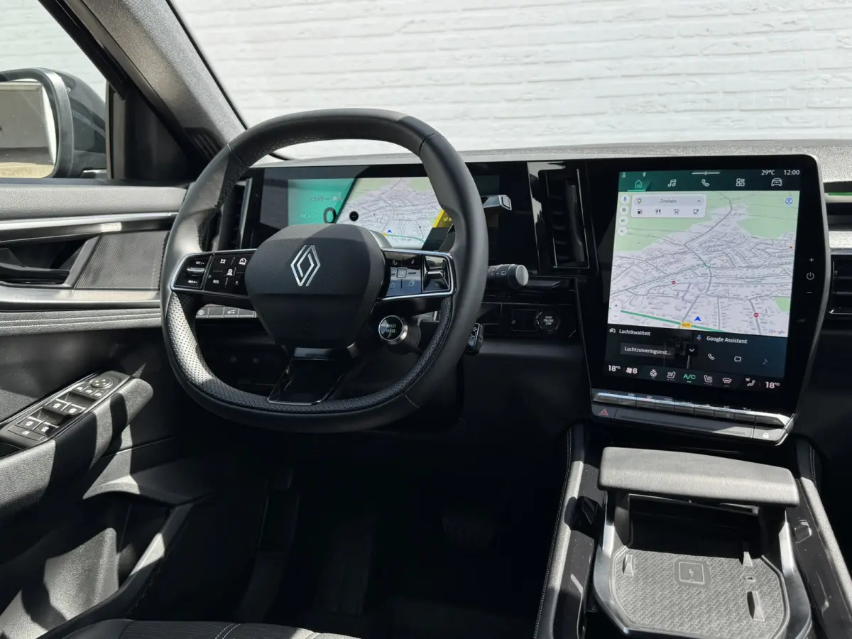 1.2 E-Tech full hybrid 200 Techno Digital Dash Camera+Pdc Stoel/stuur/voorruitverwarming Carplay Cllima