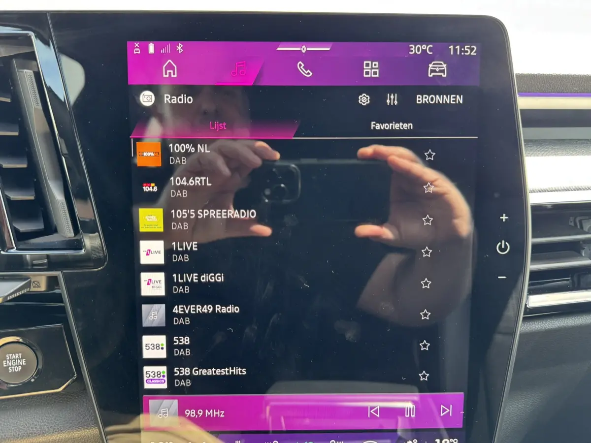1.2 E-Tech full hybrid 200 Techno Digital Dash Camera+Pdc Stoel/stuur/voorruitverwarming Carplay Cllima